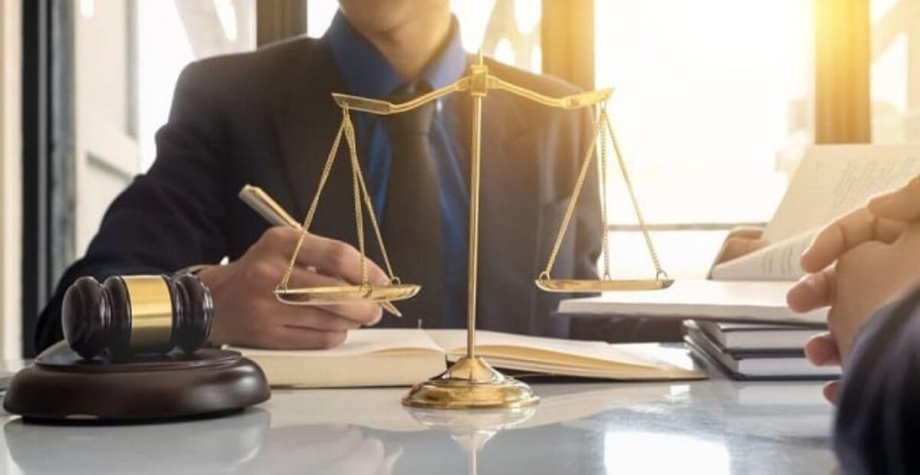 Có nên làm việc tại các công ty luật/ văn phòng luật sư nhỏ